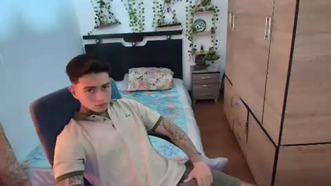 Snapshot of santi_ss chatting on July 10, 2026, 3:14 pm santi_ss online show from July 10, 2026, 3:14 pm