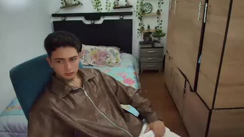 Snapshot of santi_ss chatting on July 24, 2026, 2:20 am santi_ss online show from July 24, 2026, 2:20 am