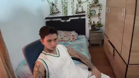 Snapshot of santi_ss chatting on July 26, 2026, 4:47 pm santi_ss online show from July 26, 2026, 4:47 pm