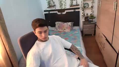 Snapshot of santi_ss chatting on August 3, 2026, 1:16 pm santi_ss online show from August 3, 2026, 1:16 pm