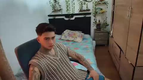 Snapshot of santi_ss chatting on August 5, 2026, 12:52 pm santi_ss online show from August 5, 2026, 12:52 pm