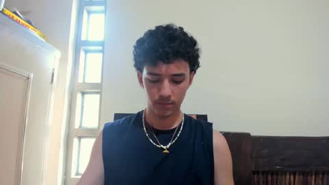 santi_twink19 online show from October 6, 2025, 9:34 pm