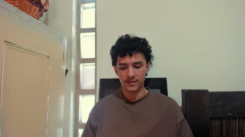 santi_twink19 online show from October 15, 2025, 7:25 pm