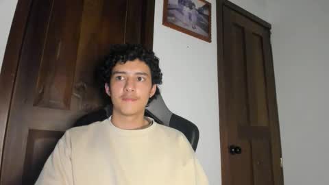 santi_twink19 online show from December 22, 2025, 5:04 am