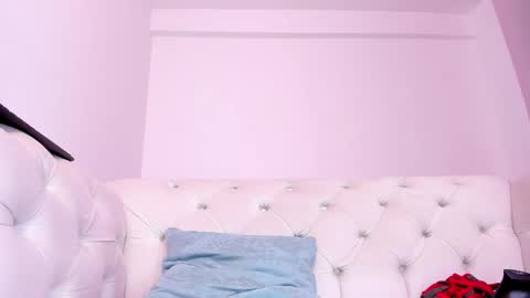 santiago_huntt online show from February 20, 2025, 11:54 pm