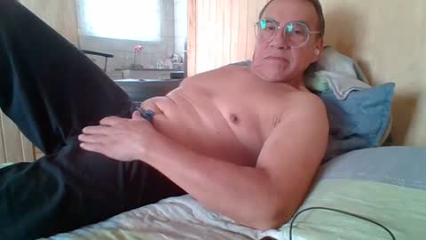 Snapshot of santiago_n chatting on July 20, 2026, 3:25 pm santiago_n online show from July 20, 2026, 3:25 pm