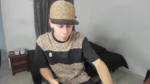 Julius Novachrono  online show from March 20, 2026, 11:20 pm