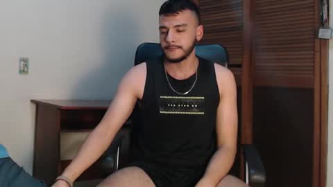 Snapshot of santiexxx chatting on November 2, 2025, 6:05 am santiexxx online show from November 2, 2025, 6:05 am