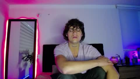 Santii online show from December 12, 2024, 3:32 am