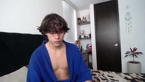 Santii online show from March 11, 2025, 4:07 pm