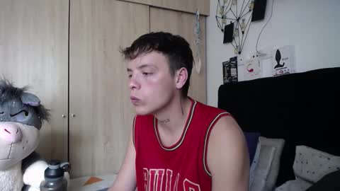 Santii online show from September 12, 2025, 7:25 pm