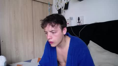 Santii online show from October 9, 2025, 6:39 pm