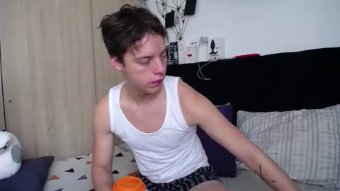 Santii online show from October 13, 2025, 1:22 pm