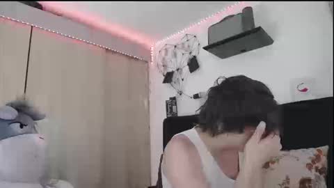 Santii online show from March 4, 2026, 1:06 pm