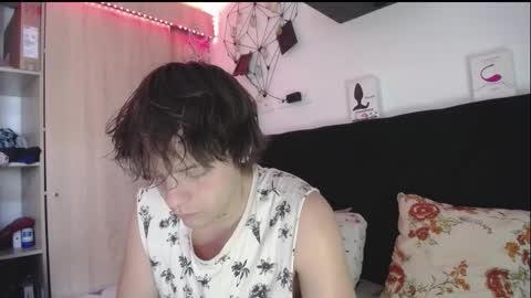 Santii online show from March 5, 2026, 6:59 pm