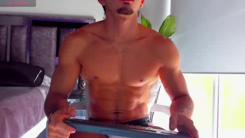 Santiago Seans online show from November 19, 2025, 1:44 pm