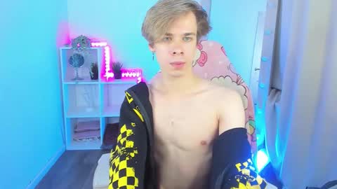 Santo online show from September 17, 2025, 8:32 pm