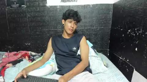 Snapshot of santos_xd chatting on June 12, 2026, 4:00 am santos online show from June 12, 2026, 4:00 am