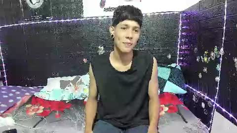 Snapshot of santos_xd chatting on June 19, 2026, 3:11 am santos online show from June 19, 2026, 3:11 am