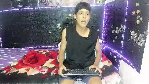 Snapshot of santos_xd chatting on June 20, 2026, 3:42 am santos online show from June 20, 2026, 3:42 am