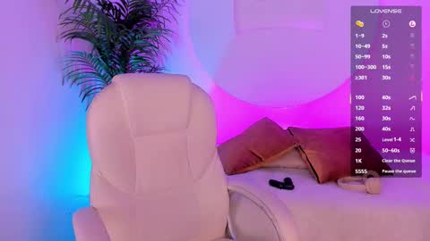 Santii online show from October 25, 2025, 11:43 pm