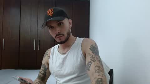 Snapshot of santti_torres chatting on May 18, 2026, 3:57 am Santy Torres online show from May 18, 2026, 3:57 am