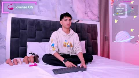 Santiago Carrington online show from March 30, 2026, 9:49 pm