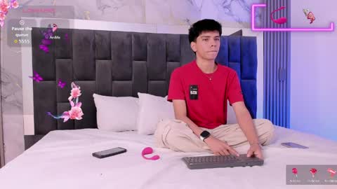 Santiago Carrington online show from April 10, 2026, 2:22 pm