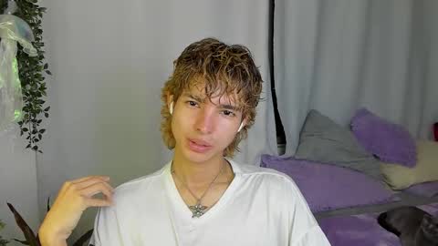 kitty online show from October 4, 2025, 2:31 am