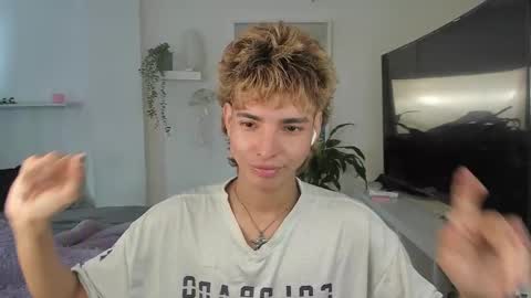 kitty online show from October 30, 2025, 5:57 pm