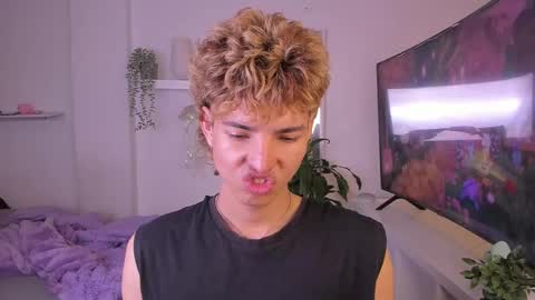 kitty online show from November 10, 2025, 1:15 am