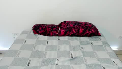 santy_of1 online show from April 27, 2026, 12:58 pm