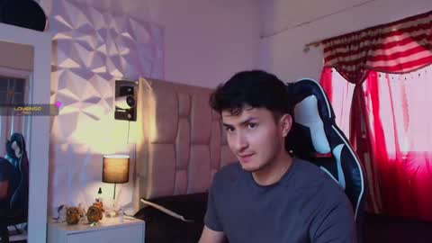 Santyago online show from January 1, 2025, 6:49 pm