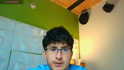 Santyago online show from September 15, 2025, 6:19 pm