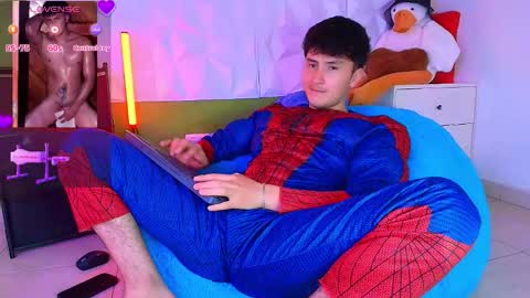 Santyago online show from October 1, 2025, 7:09 pm