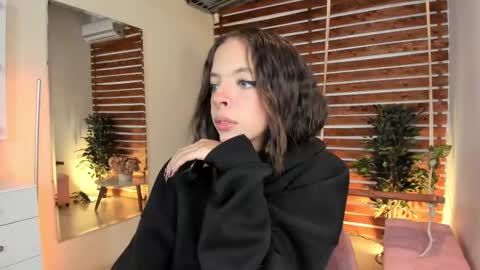 Valerin online show from February 25, 2025, 11:44 pm