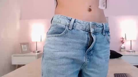 Sara online show from November 28, 2025, 11:07 pm