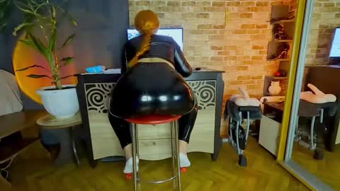 sara  foxy online show from February 1, 2026, 2:10 am