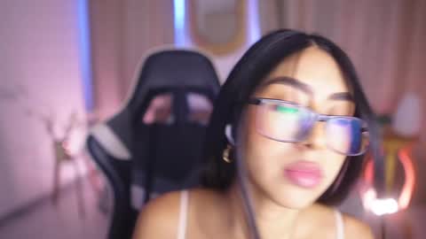 Sara  online show from February 4, 2025, 6:27 pm