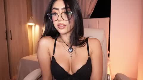 Snapshot of sara_albrecht chatting on July 2, 2026, 12:43 am Sara online show from July 2, 2026, 12:43 am