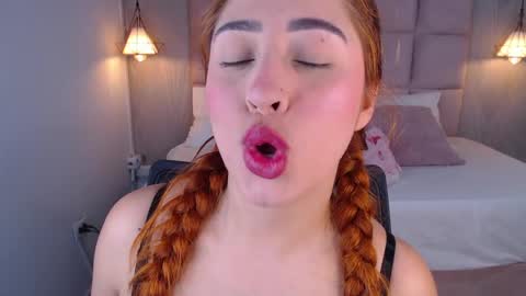 Snapshot of sara_angeelss chatting on May 30, 2026, 5:15 am Sara... online show from May 30, 2026, 5:15 am