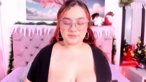 SARA ARIAS  online show from December 23, 2024, 8:14 pm