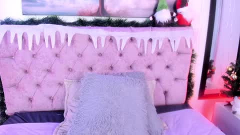 SARA ARIAS  online show from December 27, 2024, 1:43 am