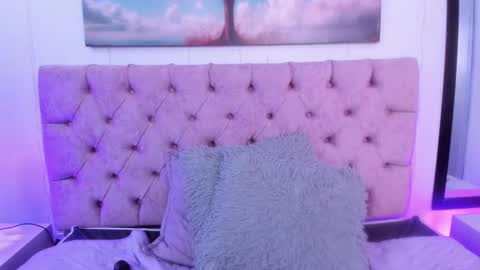 SARA ARIAS  online show from January 16, 2025, 1:48 am