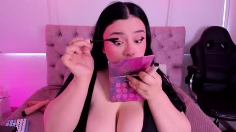 SARA ARIAS  online show from September 24, 2025, 11:35 am