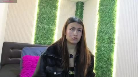 Snapshot of sara_blue13 chatting on February 16, 2026, 12:34 pm Sara online show from February 16, 2026, 12:34 pm