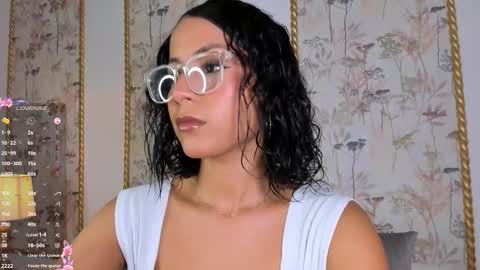 Sara online show from October 6, 2025, 7:55 pm