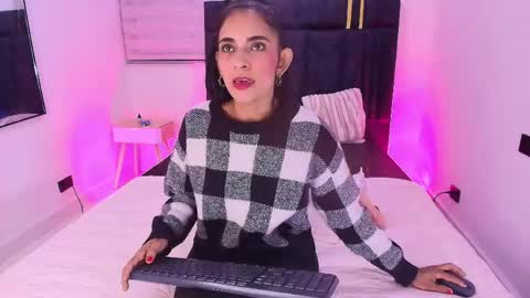 Sara Cook online show from April 27, 2026, 11:52 am