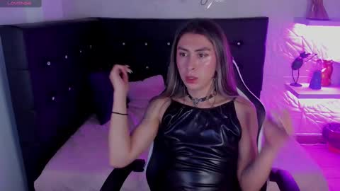Sara Davina online show from January 4, 2025, 2:35 am