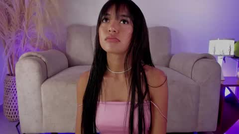 Snapshot of sara_gwen chatting on October 14, 2025, 1:17 am S A R A online show from October 14, 2025, 1:17 am